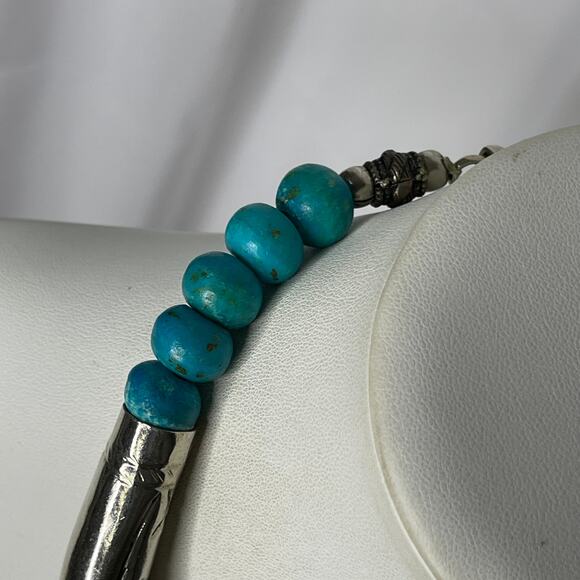 Turquoise blue colored and silver tone necklace and bracelet set southwestern - Picture 4 of 11